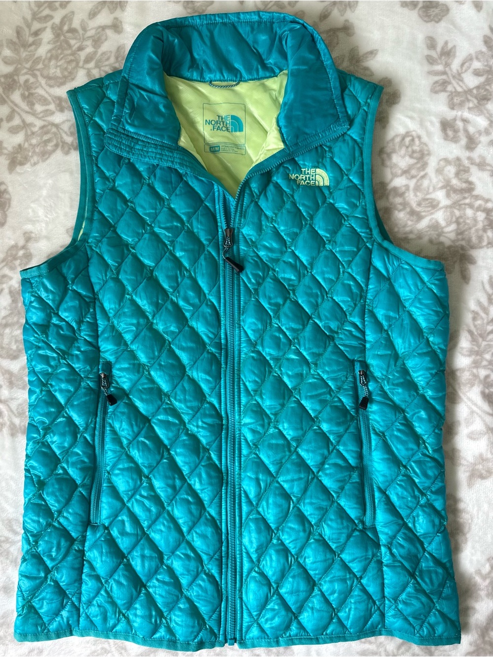 EUC The North Face Womens Thermoball Insulated Full Zip Quilted Vest in Teal